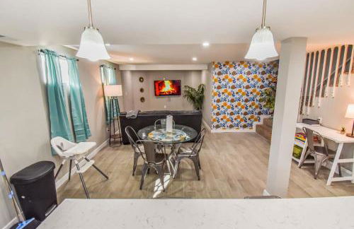 Vibrant & Cozy Two Bedroom Lower Unit King Beds - Foto 10