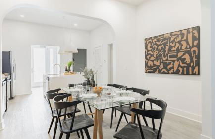 Sleeps 28 2 Units Near DT Nashville Outrider by AvantStay - Foto 2