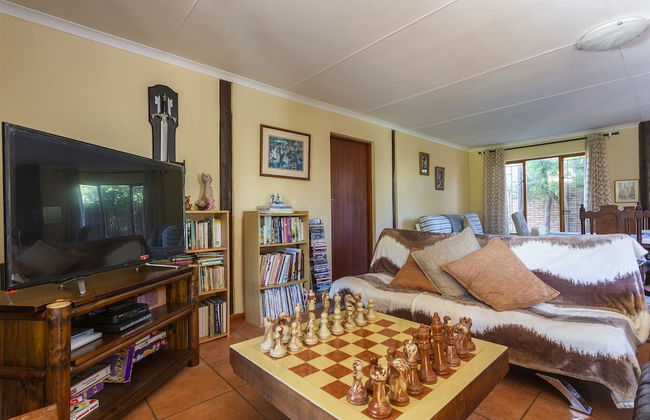 Experience Nature at Brenton on Sea With Breakers Dolphins and Whales - Foto 10