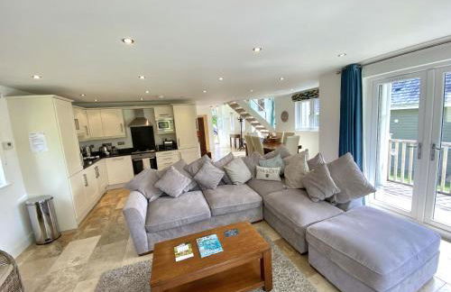 Trewhiddle Retreat V20 by Together Travel - Luxury 3-Bedroom Villa - Foto 6