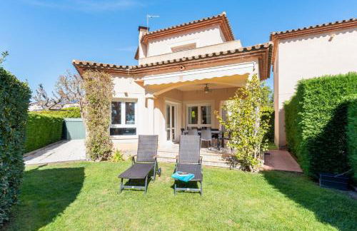 Villa Familiar c/Piscina + Wifi y Parking Gratis by Sunset Rentals (Bonmont) - Foto 8