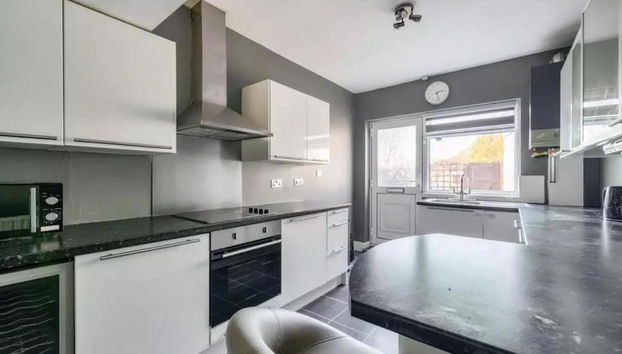 2br-sleeps6-parking-garden-nearlondon - Foto 5, Eigene Küche