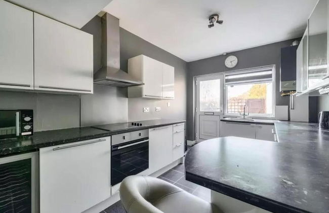 2br-sleeps6-parking-garden-nearlondon - Foto 6