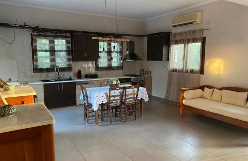 Rustic- Chic Villa in a Private Olive Grove - Filiatra - Foto 6