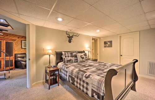 2 Mi to Skiing! Wooded Beech Mtn Retreat with Decks - Foto 45