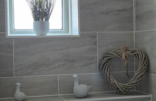 2 Bed Maisonette with Sofa Bed - Ideal for Groups #26C - Foto 68