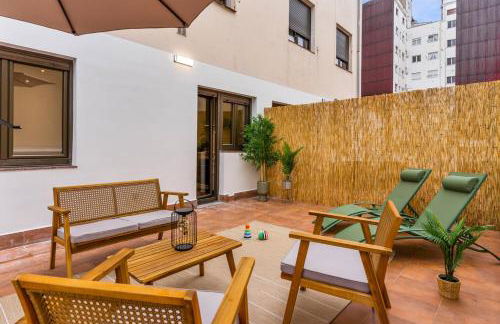 Monet, apartamento con terraza, cuna y trona - Foto 6