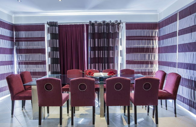 Outstanding Villa Very Well Located Near The Beach - Photo 16