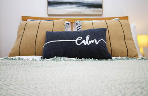 Coastal penarth dream! Close to Cardiff superb location near bars and restaurants! Dog friendly and welcome breakfast pack! - Foto 1