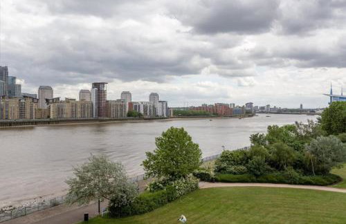 Bright, Modern One-bed With Stunning View of Thames - Foto 54