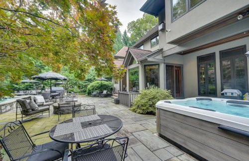 Hot Tub, Gym, Game Room! Luxe Estate in Longmeadow - Foto 1