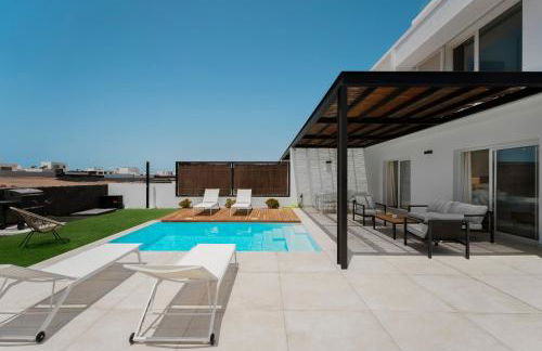 Villa Menta Relaxing corner in front of the Ocean - Photo 26