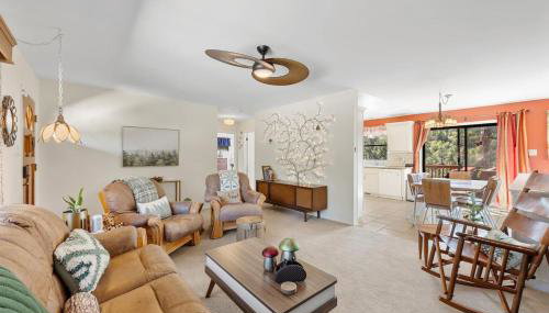 Pine Nest Retreat Saloon and Scenic Views - Foto 3