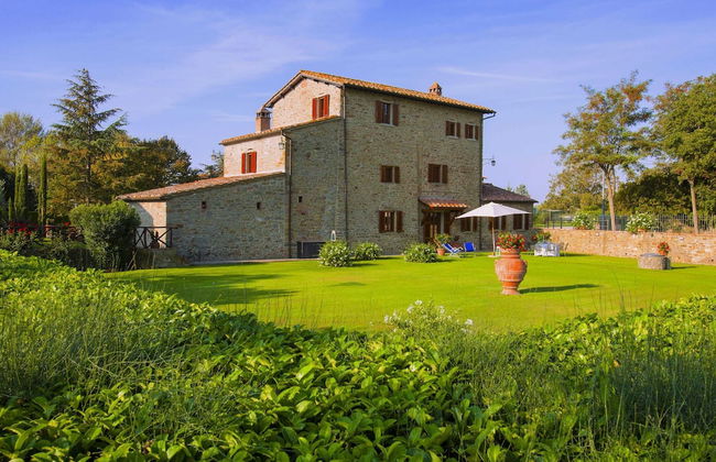 Agriturismo near Cortona with Spacious Garden & Swimming Pool - Foto 1
