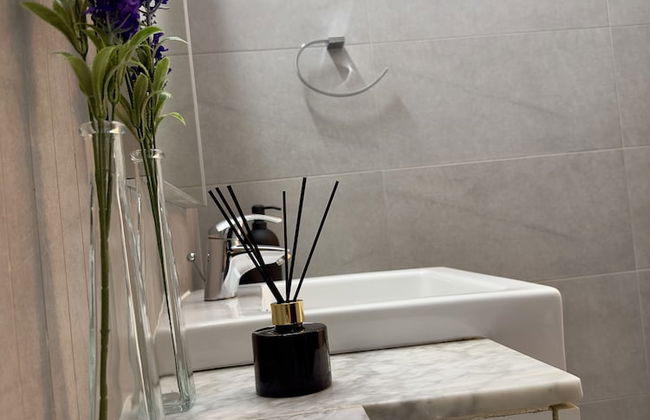 Welcome to Our Luxurious 1-bedroom Private Residence With a Special Patio - Foto 17