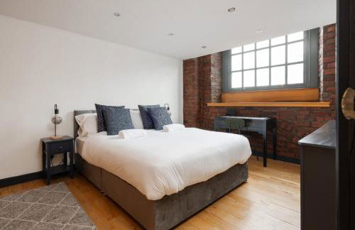 Liverpool Warehouse Flat - Sleeps 5, WiFi, Free On-Site Parking - Foto 7
