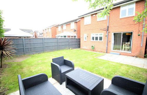 3 Bed Detached - Sleeps 5 - Private Garden & Parking Plus Garage - Quiet Cul De Sac Location - Dog Friendly - Fast Wifi - Close to Motorway Access - Foto 12