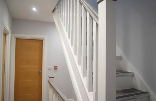 Charming 5 Bedroom Home in High Wycombe Perfect for Families - Foto 15