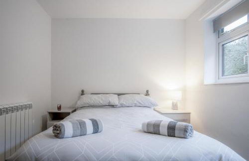 Pharmacy Court - 2 Bedroom Apartment - Saundersfoot - Photo 27