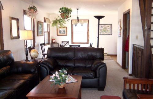 Cottage Rental on Chappaquiddick Island with Transferable Ferry Ticket Availability Massachusetts - Foto 2