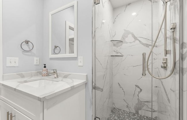 Luxury 2BD 2BA Near Logan Airport and T Station - Foto 36