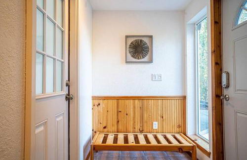 Oceanfront Retreat, Mount Rainier, King bed, Games - Foto 7