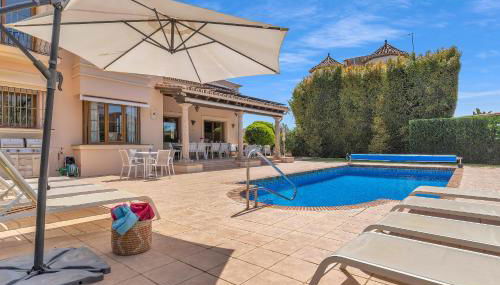 Villa Magnolia by Finest Rentals - Photo 2