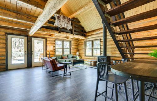 Riverfront Montana Log Cabin with Mountain Views! - Foto 8