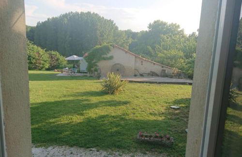 Entire apartment with swimming pool near Aubeterre - Foto 7