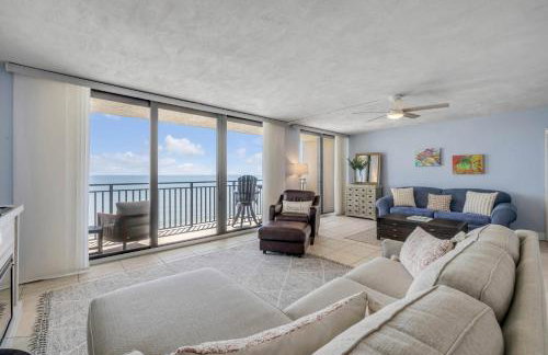 New Listing! Dog-friendly direct oceanfront with private balcony and heated rooftop pool - Foto 8