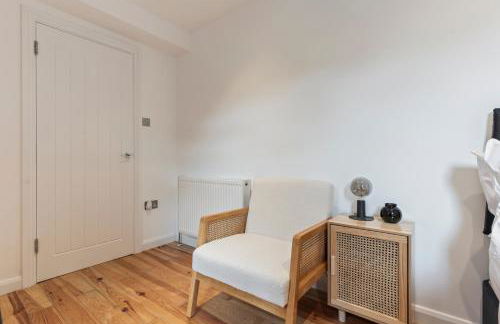 Charming 2-Bed Flat with Garden in London - Foto 20