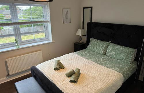 Walk to Liverpool Airport - Luxury Stay with EV Charge - Fast WiFi - Foto 4