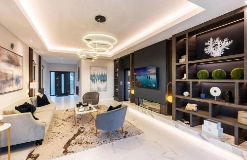 Lux Manor Sleeps 30 - Pool Sauna Hot Tub Cave - Foto 9