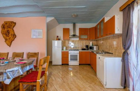 Three-Bedroom Holiday Home 0 In Zminj - Photo 6