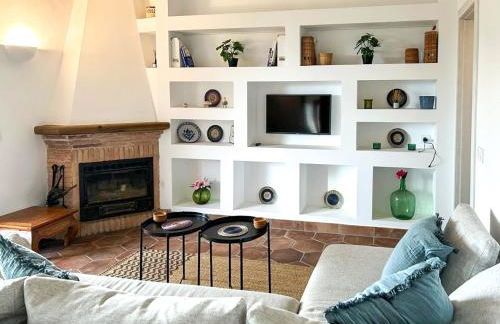 PRAGA 2 - Encantadora casa con piscina y vistas al bosque! - Foto 10