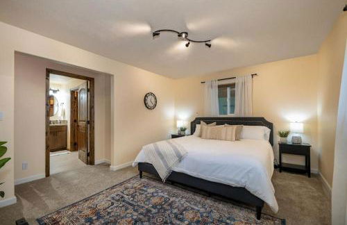 Theatrical Escape South Hill Home near Downtown - Foto 15