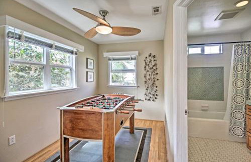 Oceanside Home with Yard - Walk to Beach and Pier - Foto 21