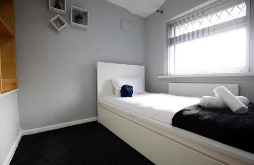 3 bedroom near airport Up to 40 percent off - Foto 32