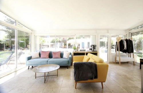 VILLA SAINTE BAUME Piscine Jacuzzi tout confort - Photo 3