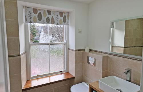 House - Sleeps 8 - Pets Ok - Parking - Foto 17