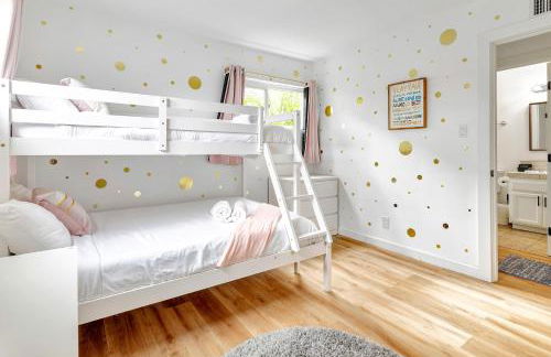 Modern Family Home w/Pool and Hot Tub - Foto 9