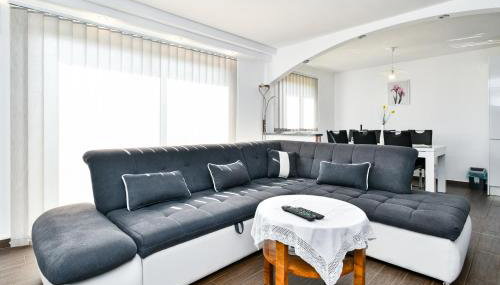 Apartman Lavanda sa bazenom i okućnicom 4* - Foto 3