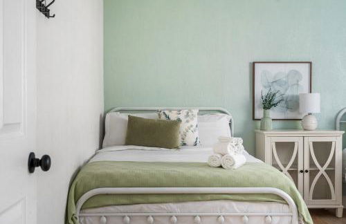 Luxury Home & Mins to Beach and Walk to Downtown - Foto 26