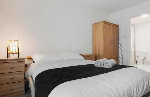 Brimmond Homes - nr to Univ, Hospitals, o2 Apollo, PLAB & 7 mins to City Centre - Stylish, Modern & Secure 2 Bed, 2 Bath Apt with Allocated Free Parking - Foto 57