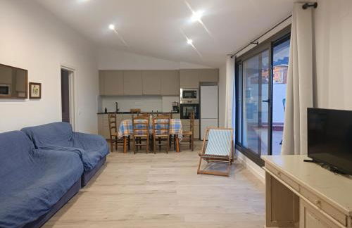 Sunny Relaxing Penthouse Costa Brava, Sea & Mountain Views, Huge Terrace, Fiber 1GB - Foto 24