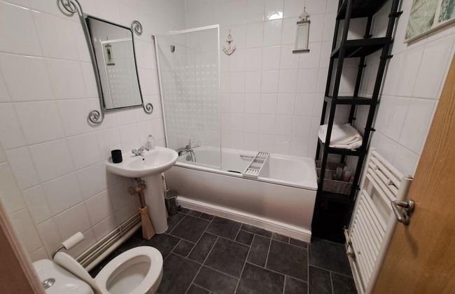 City-center Flat Sleeps 4 With Balcony - Foto 11