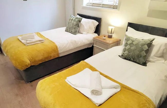 The Ayres House 2-bed Apartment in Cambridge - Photo 2