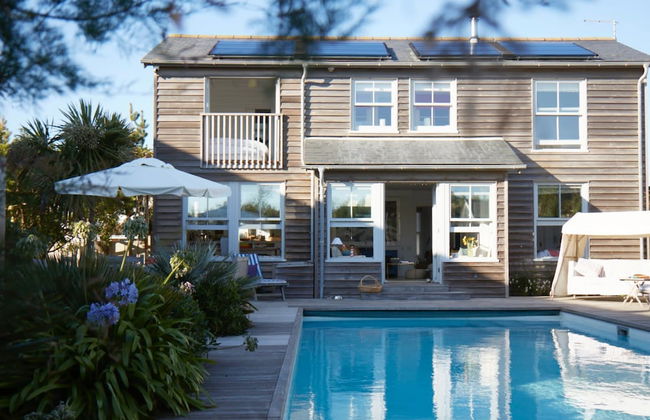 Beachfront House w Pool Steam - Photo 1