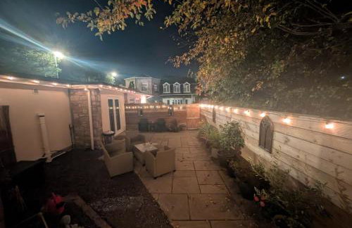 Private, Modern and Detached Garden Apartment - Photo 6