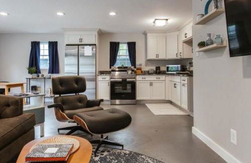 Greenway Garage with Firepit - Photo 5